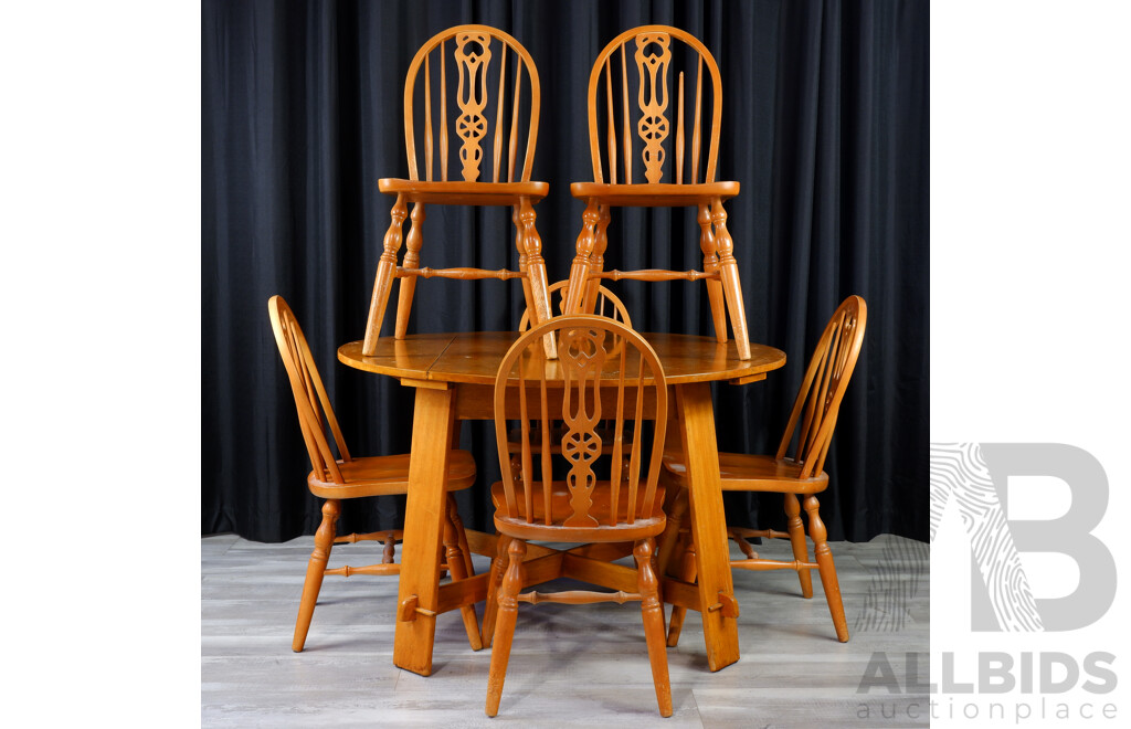 Art Deco Maple Dining Table with Six Wagon Back Chairs