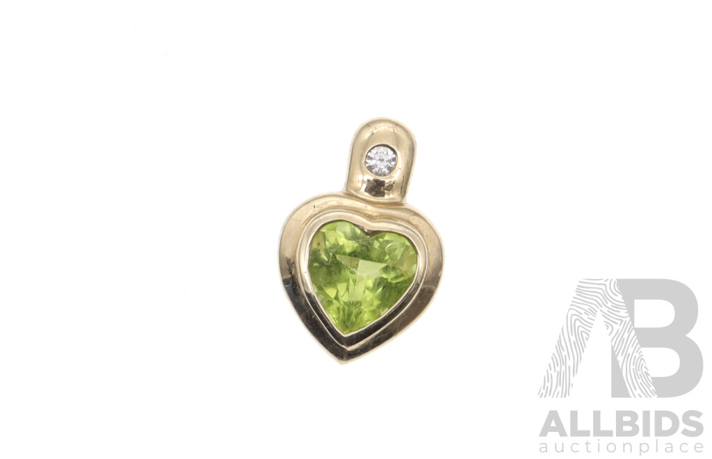 9ct Heart Shaped Peridot & Cz Set Pendant, 14mm, 0.98 Grams