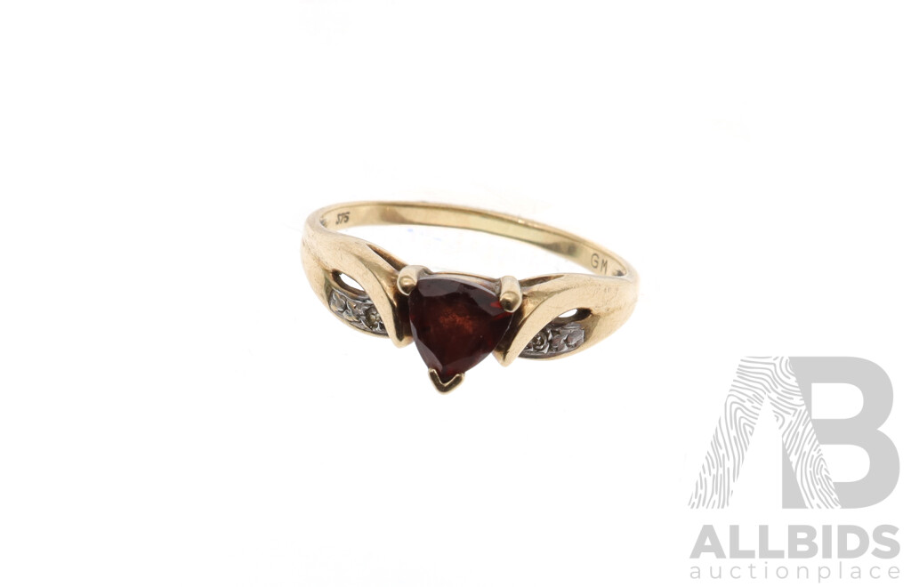 9ct Garnet & Diamond Set Dress Ring, Size I, 1.57 Grams