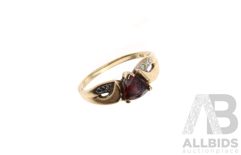 9ct Garnet & Diamond Set Dress Ring, Size I, 1.57 Grams