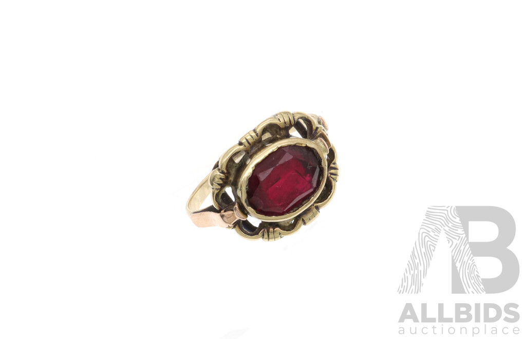 9ct Vintage Ornate Garnet Set Ring, Size I, 2.62 Grams