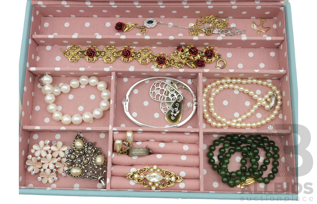 Large Collection of Quality Vintage Jewellery Items in Three Tray Jewel Box, Including Jade, FW Pearls, Oroton and Sarah Coventry