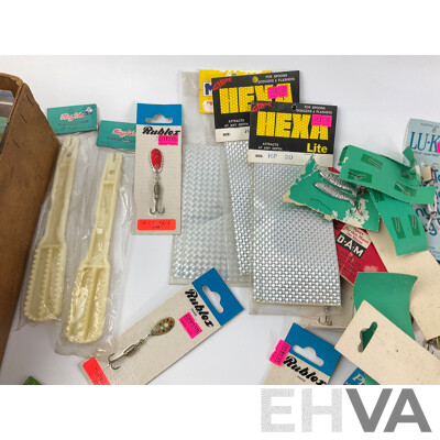 Collection of Vintage Fishing Lures, Sinkers, Swivels Including Tasmanian Devil, Rublex, Pegron, Hawk, Most in Original Packaging