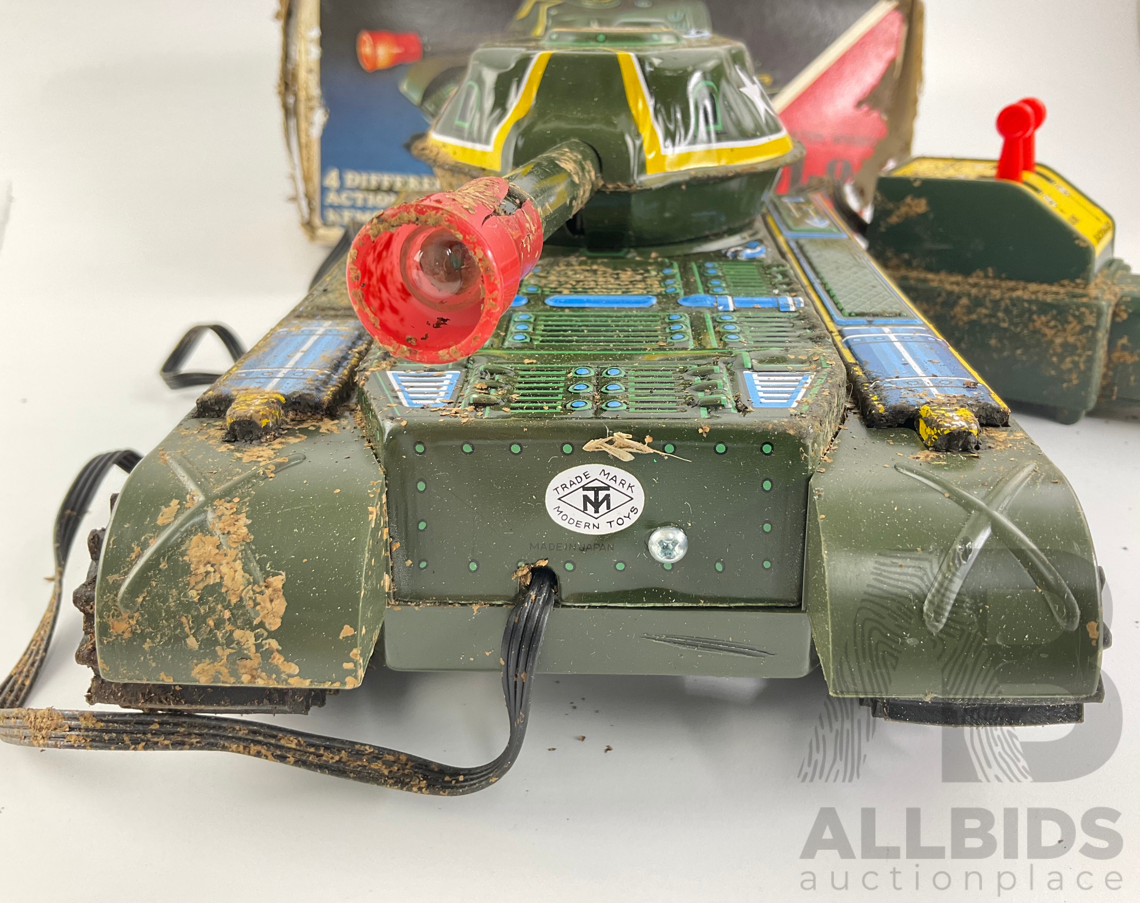 Vintage Trade Mark Modern Toys - Lot 1561598 | EHVA