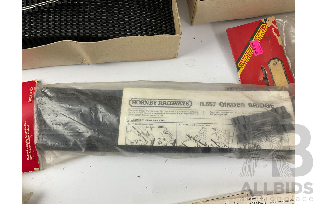 Vintage Hornby OO Gauge Curved Track and Cross Overs, Elevated Track Sidewalls, Platform Fencing and Girder Bridge, All in Original Packaging