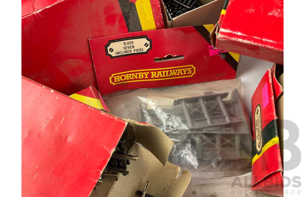 Vintage Hornby OO Gauge Curved and Straight Track with Inclined Piers and Tunnel, All with Original Packaging