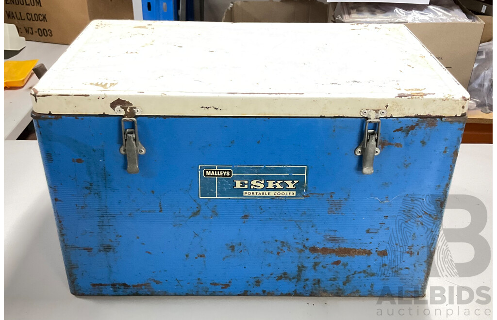 Vintage Malley's Portable Cooler