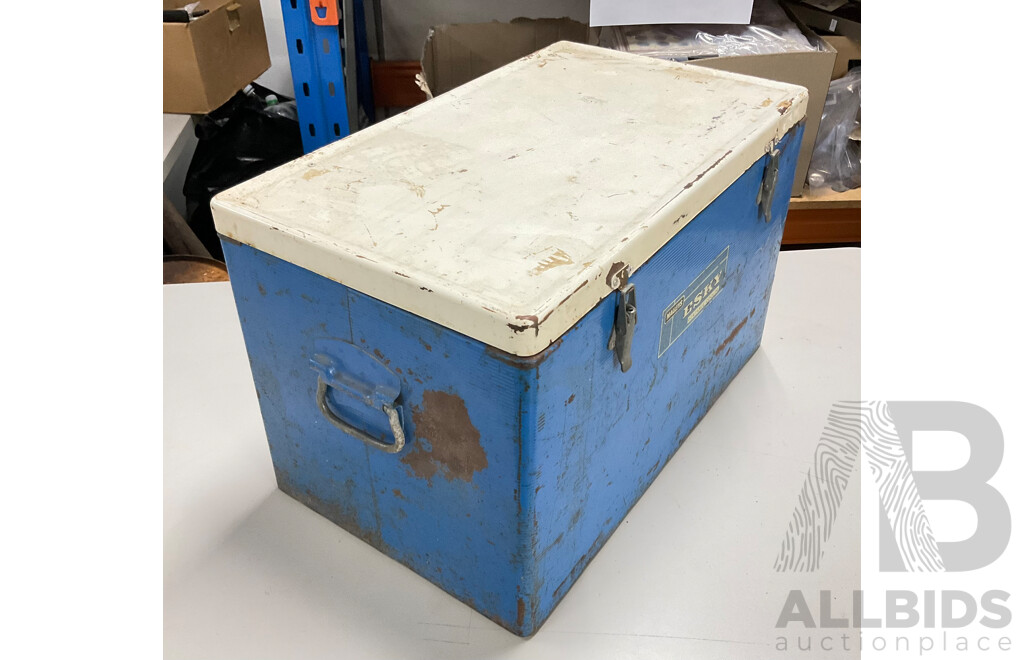 Vintage Malley's Portable Cooler