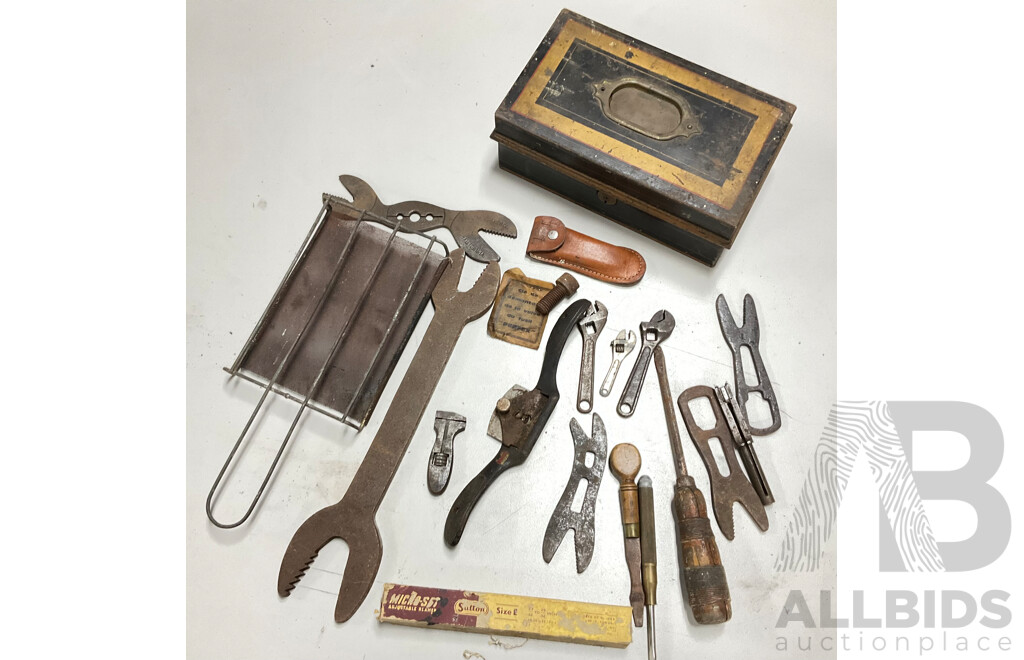 Collection of Vintage Tools Including Hawkeye Eveready Wrench, Mini Adjustable Spanner, Sutton Adjustable Reamer in Box, Spoke Shave Turnscrew/Screwdriver