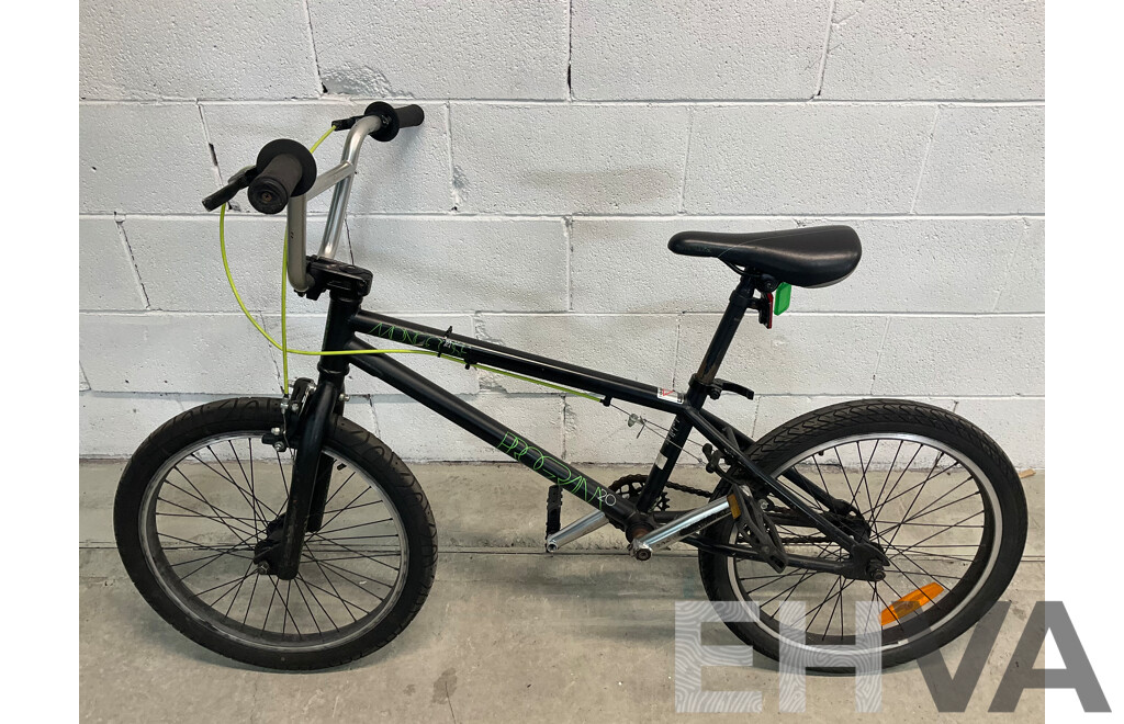 MONGOOSE Program 20 BMX Bike Black & Green (48cm Frame)