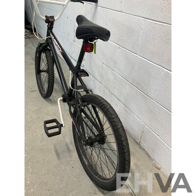 FREE AGENT Maverick BMX Bike Black (49cm Frame)