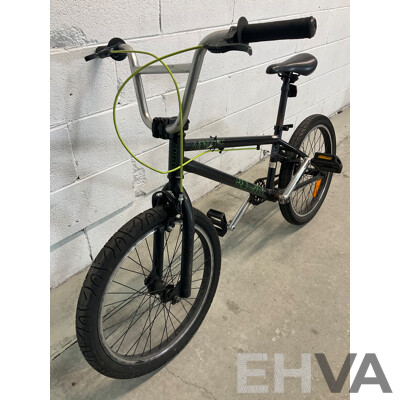 MONGOOSE Program 20 BMX Bike Black & Green (48cm Frame)
