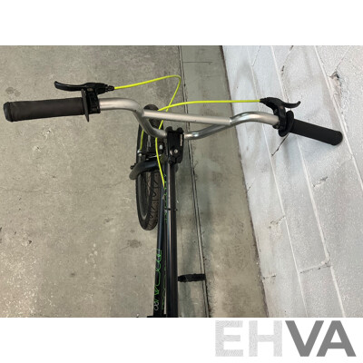 MONGOOSE Program 20 BMX Bike Black & Green (48cm Frame)