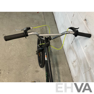 MONGOOSE Program 20 BMX Bike Black & Green (49cm Frame)