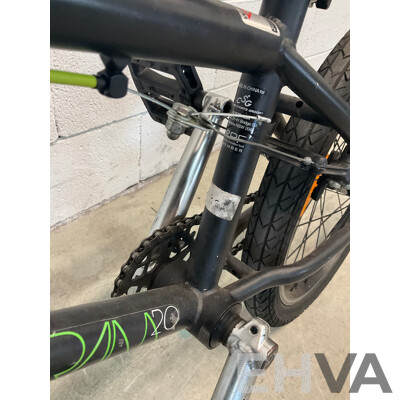 MONGOOSE Program 20 BMX Bike Black & Green (49cm Frame)