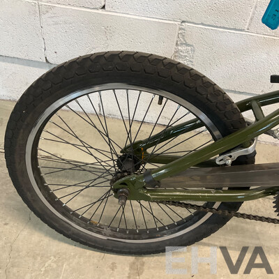 MONGOOSE Program BMX Bike Camo (49cm Frame)