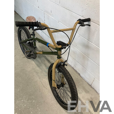 MONGOOSE Program BMX Bike Camo (49cm Frame)