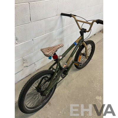 MONGOOSE Program BMX Bike Camo (49cm Frame)