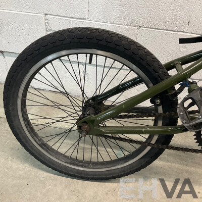 MONGOOSE Program BMX Bike Camo (49cm Frame)