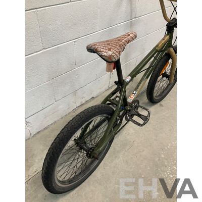 MONGOOSE Program BMX Bike Camo (49cm Frame)
