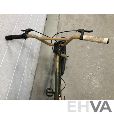 MONGOOSE Program BMX Bike Camo (49cm Frame)