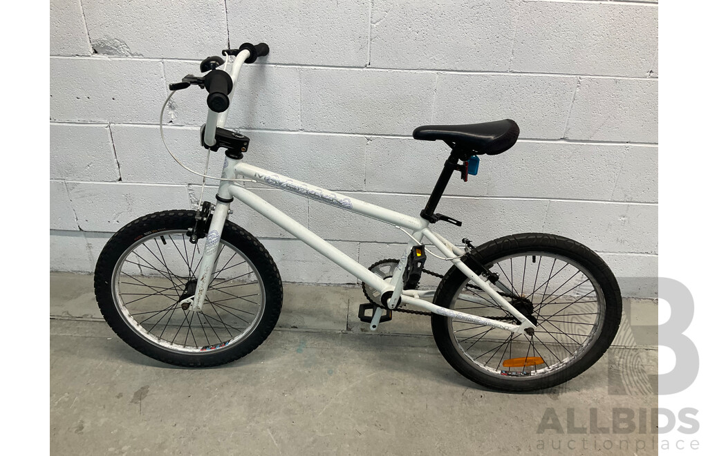 FREE AGENT Maverick BMX Bike White (49cm Frame)