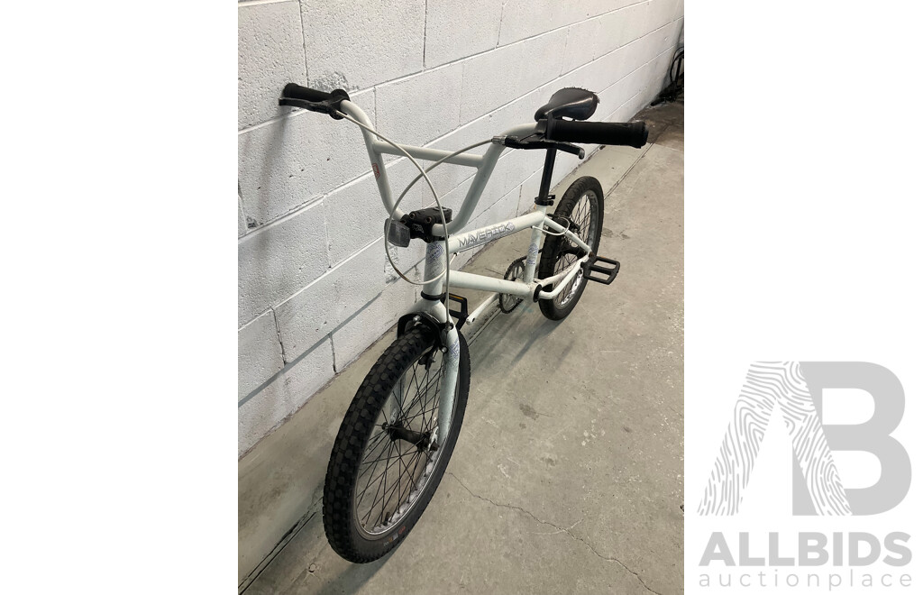 FREE AGENT Maverick BMX Bike White (49cm Frame)