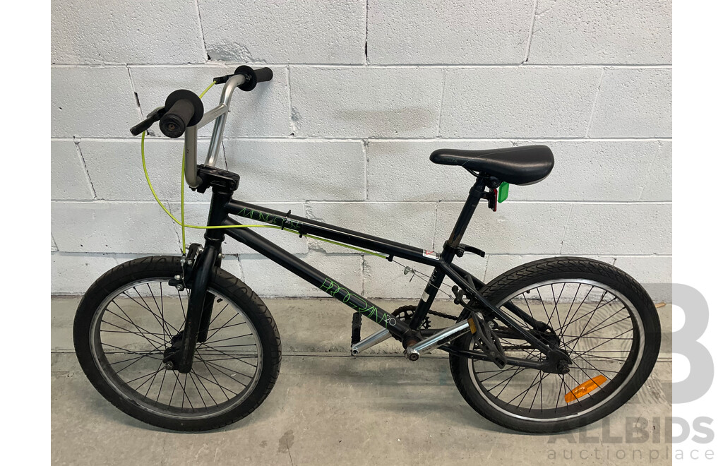 MONGOOSE Program 20 BMX Bike Black & Green (49cm Frame)