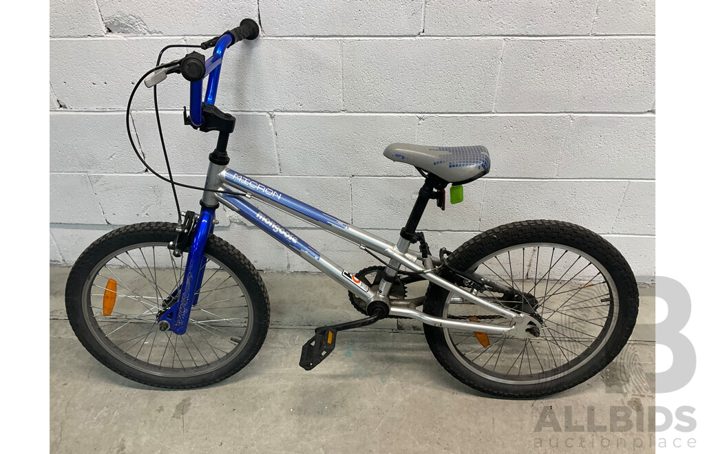 MONGOOSE Micron BMX Bike (44cm Frame)