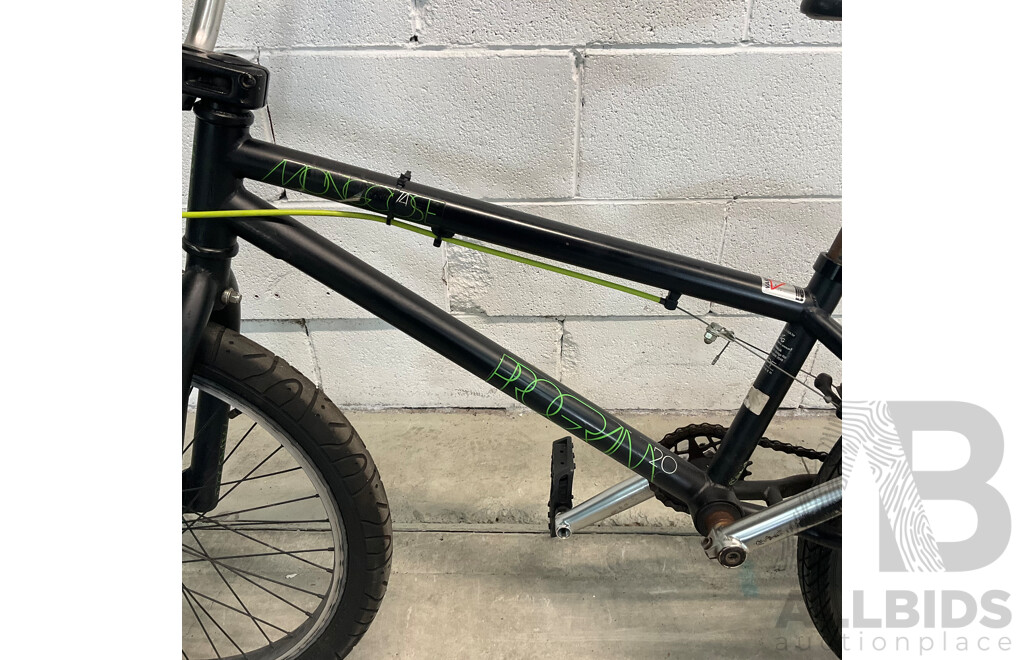 MONGOOSE Program 20 BMX Bike Black & Green (49cm Frame)