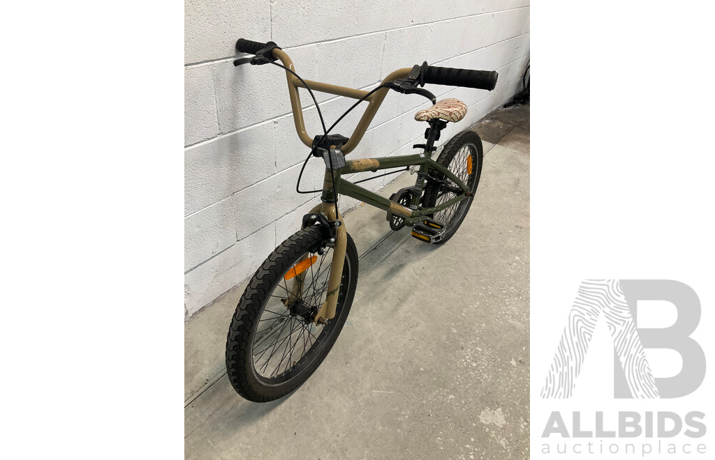 MONGOOSE Program BMX Bike Camo (49cm Frame)