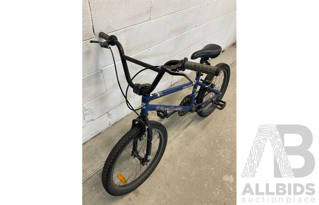 FREE AGENT Maverick BMX Bike Dark Blue (49cm Frame)