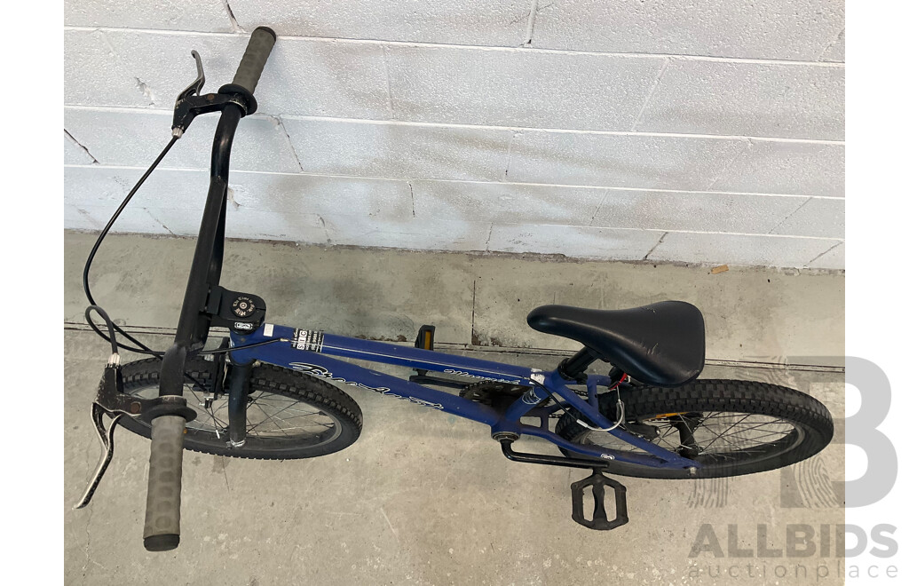 FREE AGENT Maverick BMX Bike Dark Blue (49cm Frame)