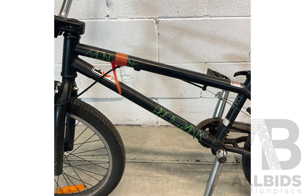 MONGOOSE Program 20 BMX Bike Black & Green (49cm Frame)