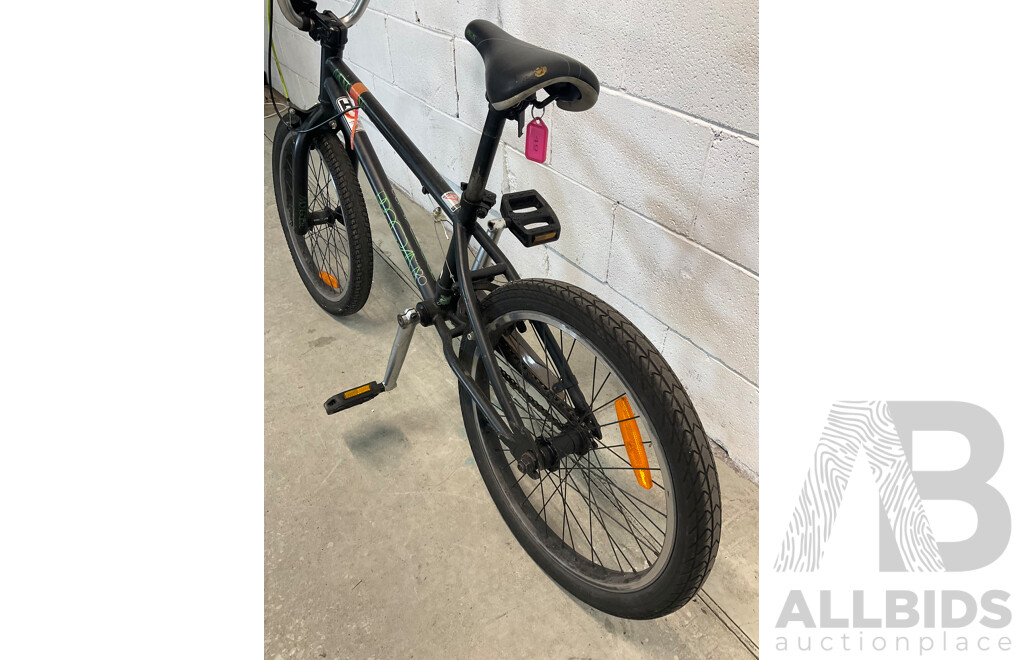 MONGOOSE Program 20 BMX Bike Black & Green (49cm Frame)