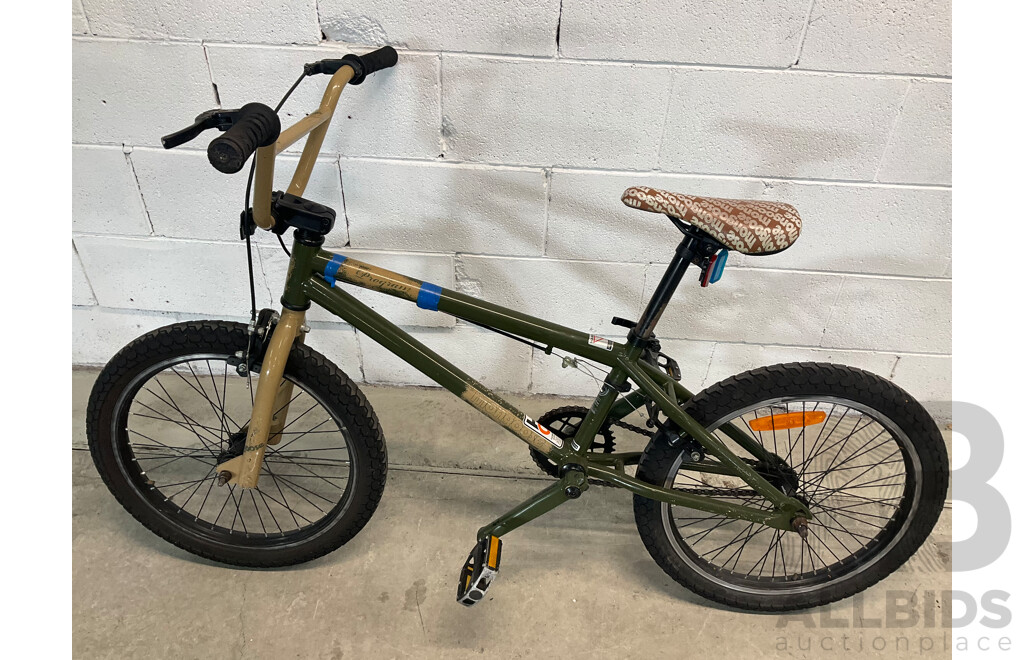 MONGOOSE Program BMX Bike Camo (49cm Frame)