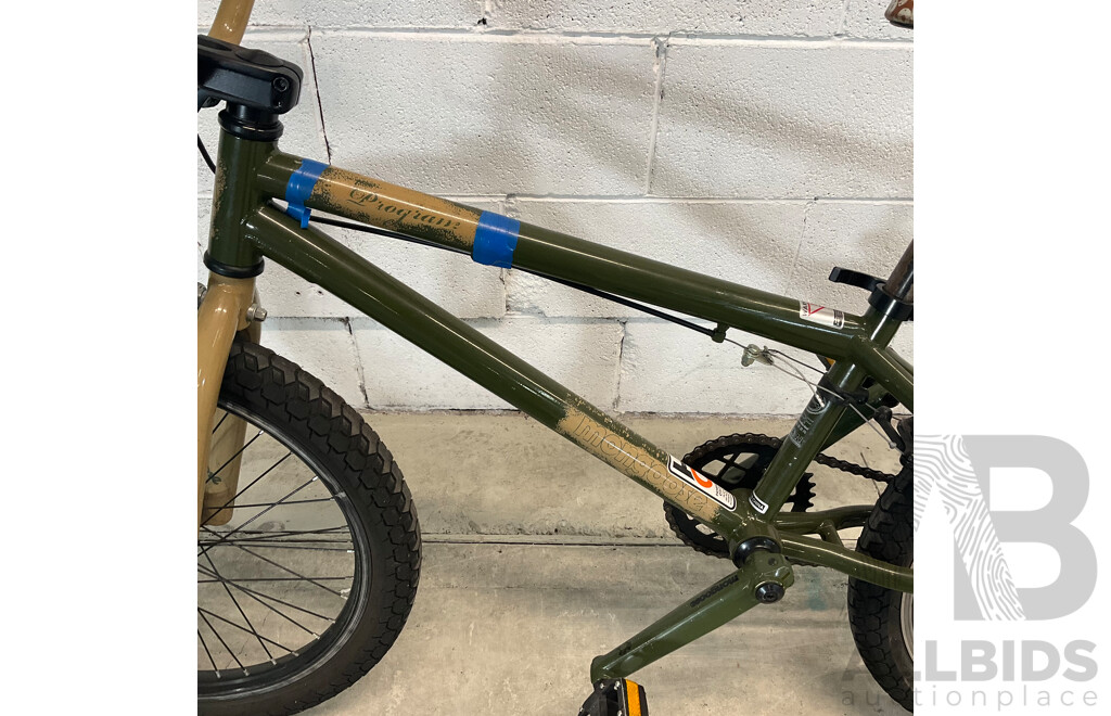 MONGOOSE Program BMX Bike Camo (49cm Frame)