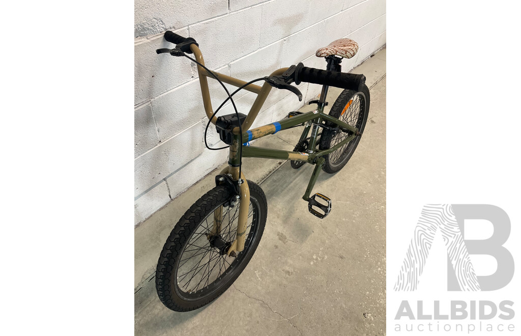 MONGOOSE Program BMX Bike Camo (49cm Frame)