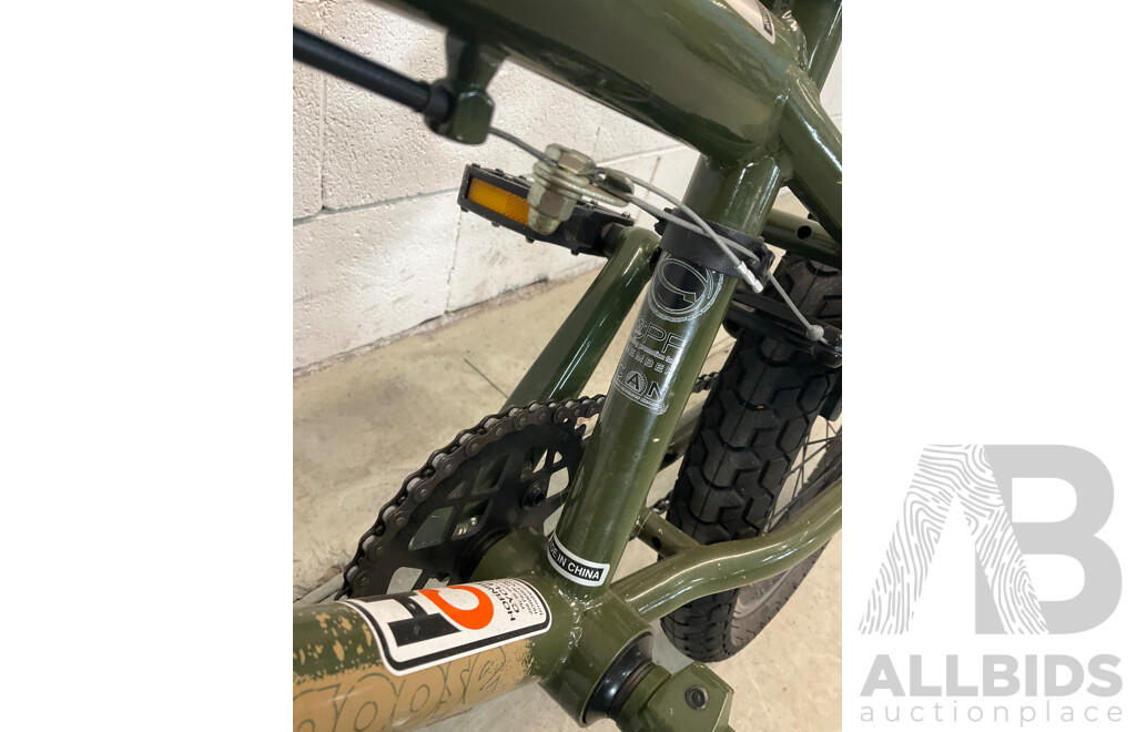 MONGOOSE Program BMX Bike Camo (49cm Frame)