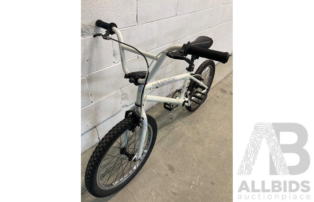 FREE AGENT Maverick BMX Bike White (49cm Frame)