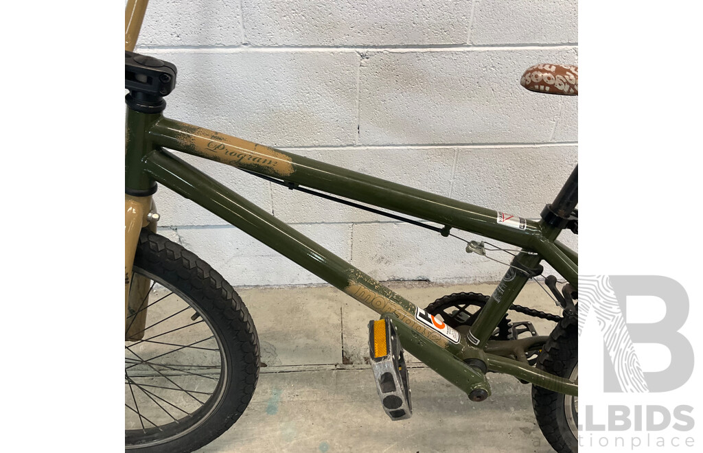 MONGOOSE Program BMX Bike Camo (49cm Frame)