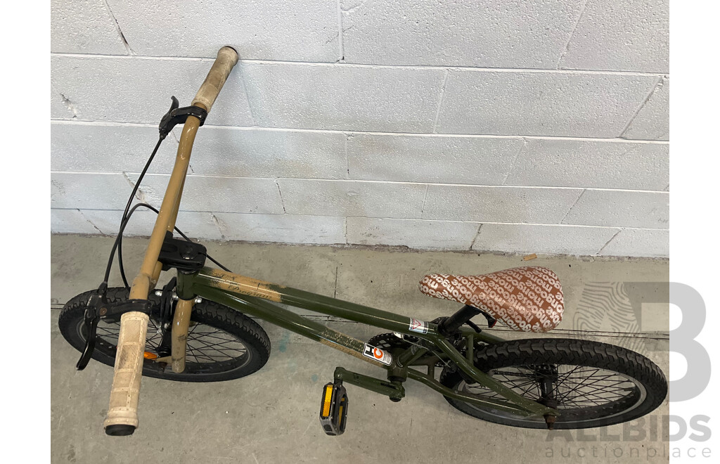 MONGOOSE Program BMX Bike Camo (49cm Frame)