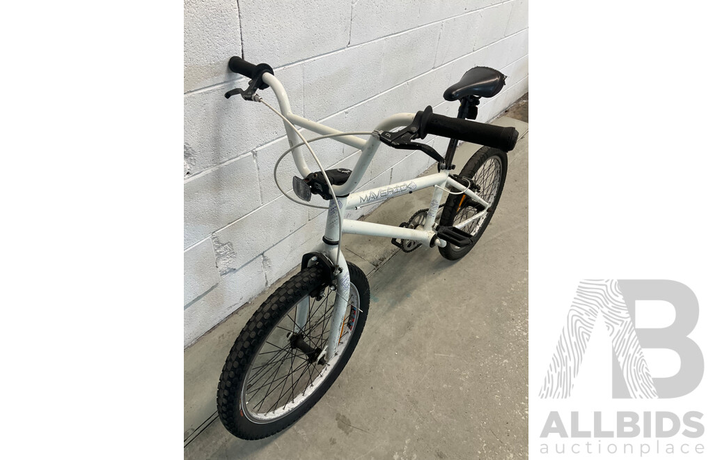 FREE AGENT Maverick BMX Bike White (49cm Frame)