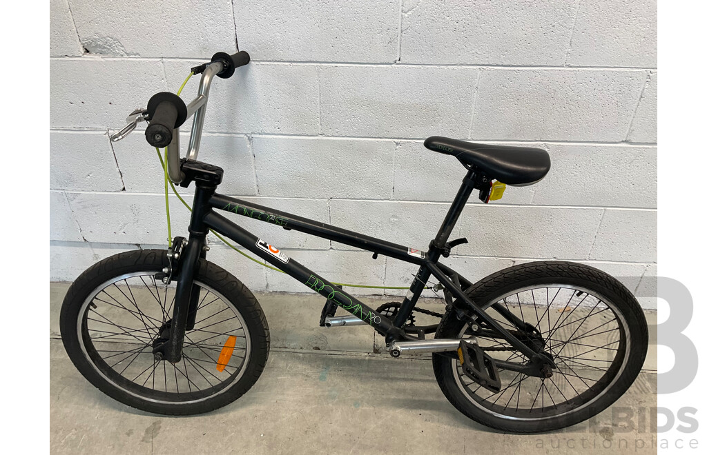 MONGOOSE Program 20 BMX Bike Black & Green (48cm Frame)