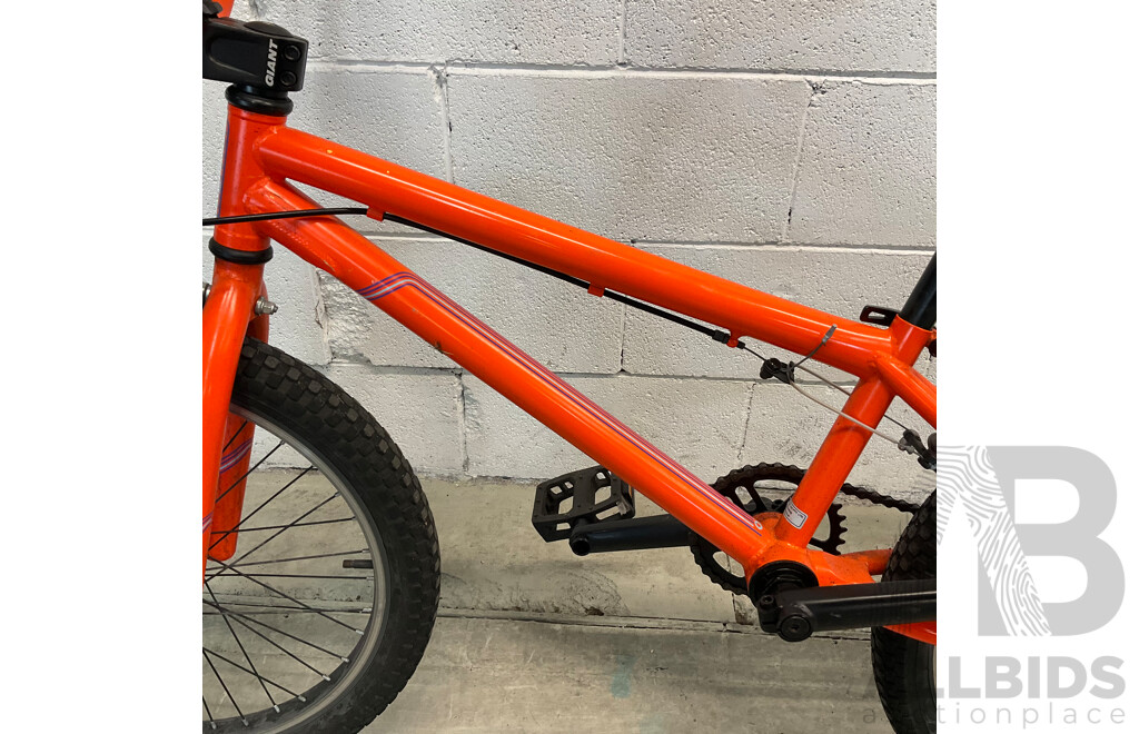 GIANT Method 03 BMX Bike (47cm Frame)