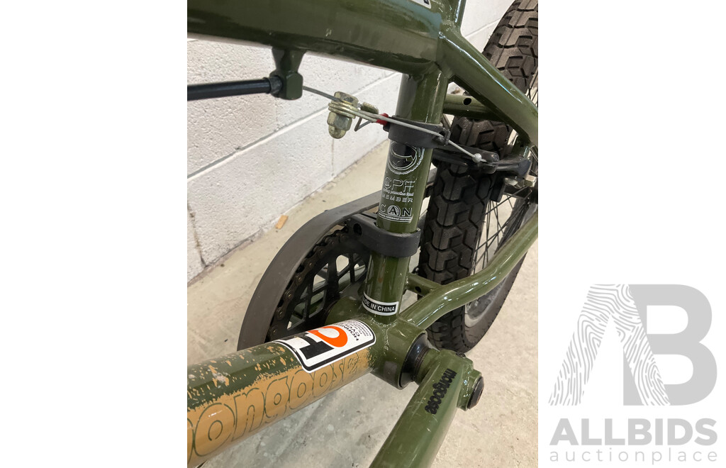 MONGOOSE Program BMX Bike Camo (49cm Frame)