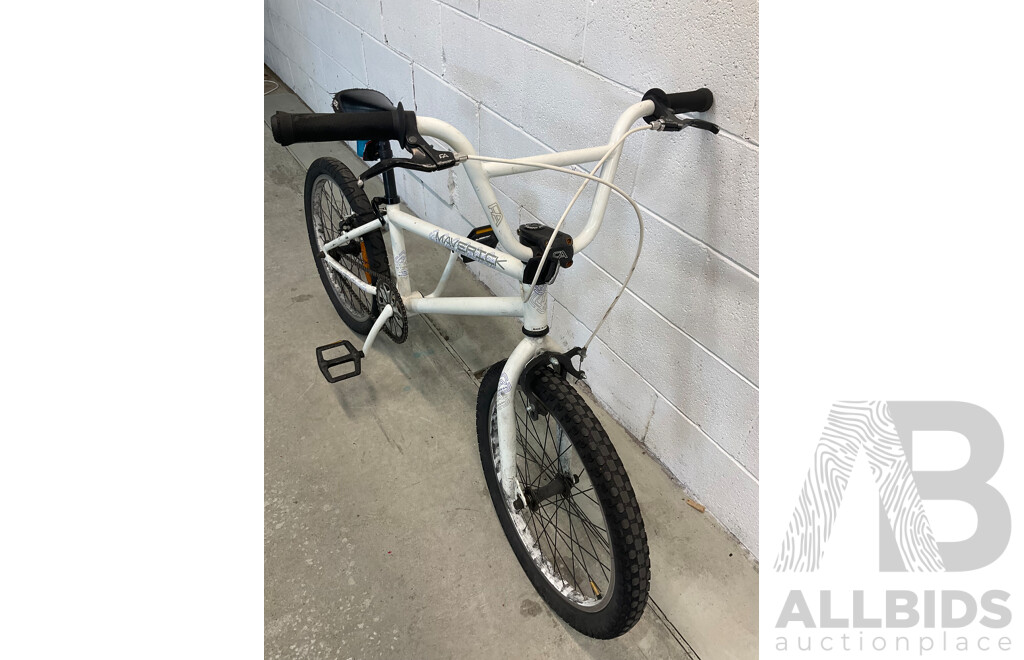 FREE AGENT Maverick BMX Bike White (49cm Frame)