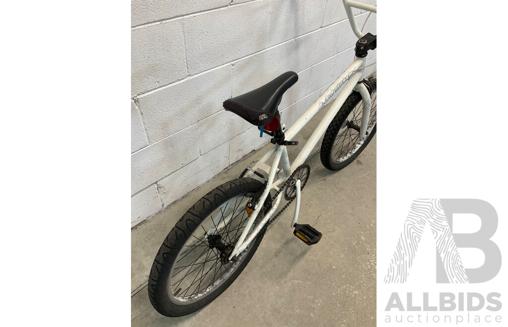 FREE AGENT Maverick BMX Bike White (49cm Frame)