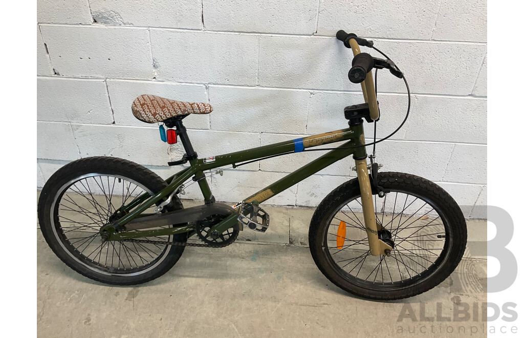 MONGOOSE Program BMX Bike Camo (49cm Frame)