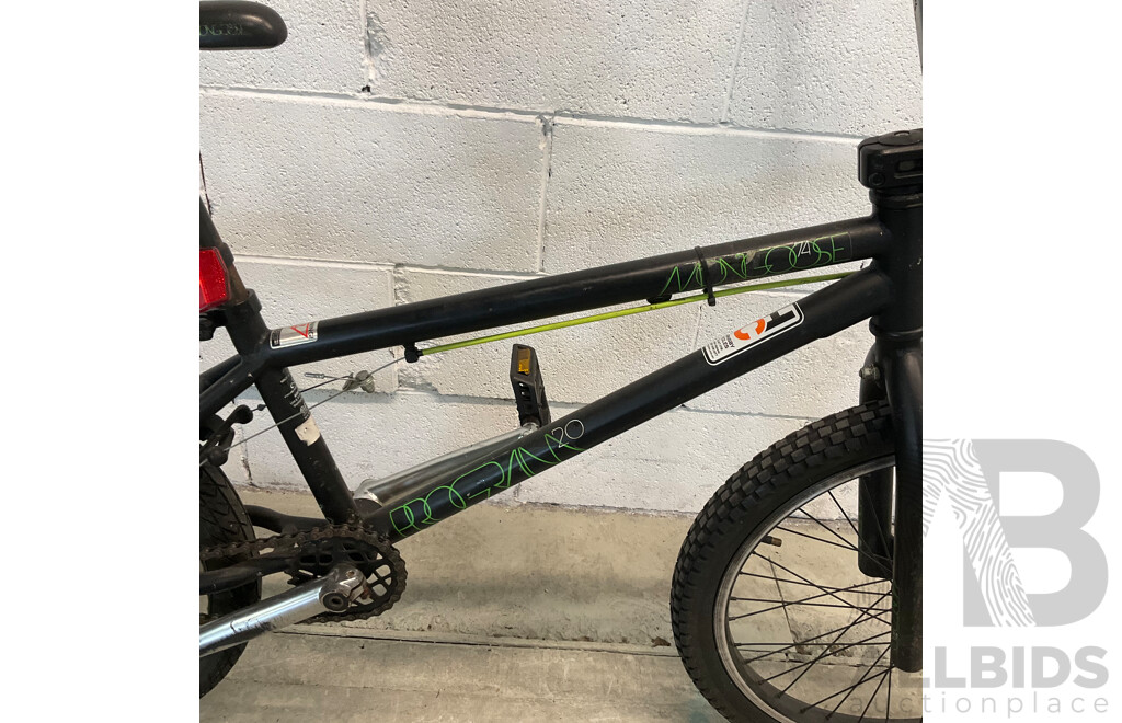 MONGOOSE Program 20 BMX Bike Black & Green (49cm Frame)